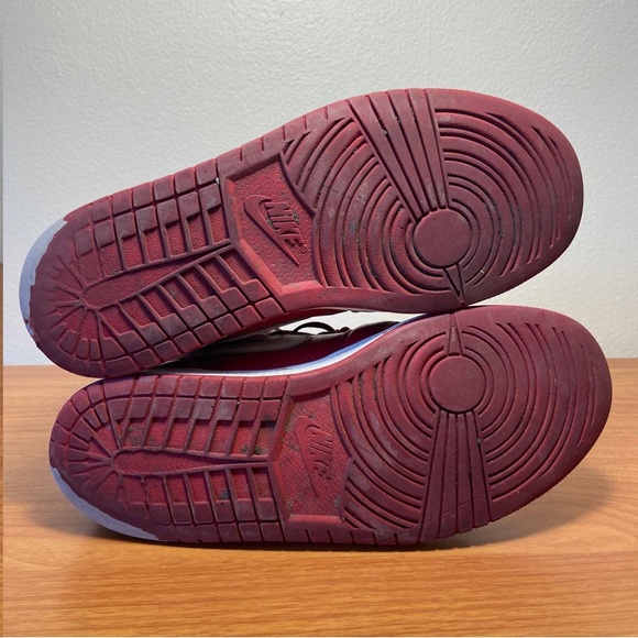 Jordan 1 Mid - Picture 6 of 9